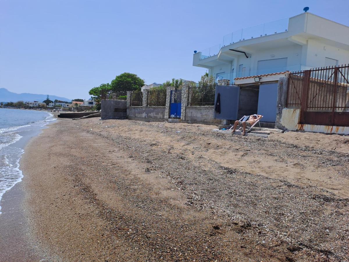 קסטלדאצ'ה Blue Life, Sea-Luxury Rooms On The Beach Between Palermo And Cefalu' מראה חיצוני תמונה