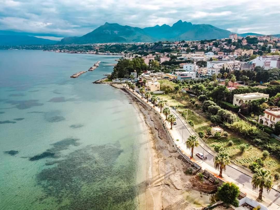 קסטלדאצ'ה Blue Life, Sea-Luxury Rooms On The Beach Between Palermo And Cefalu' מראה חיצוני תמונה