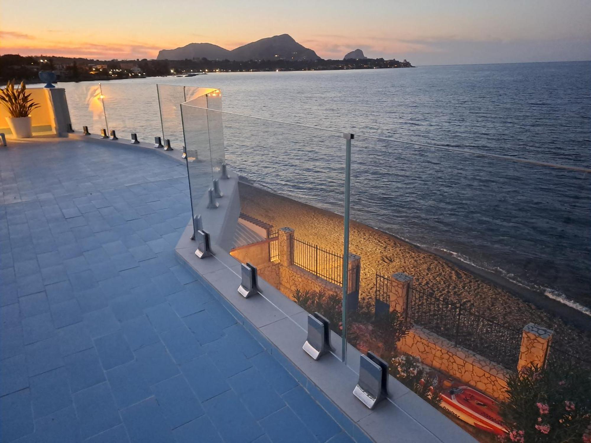 קסטלדאצ'ה Blue Life, Sea-Luxury Rooms On The Beach Between Palermo And Cefalu' מראה חיצוני תמונה