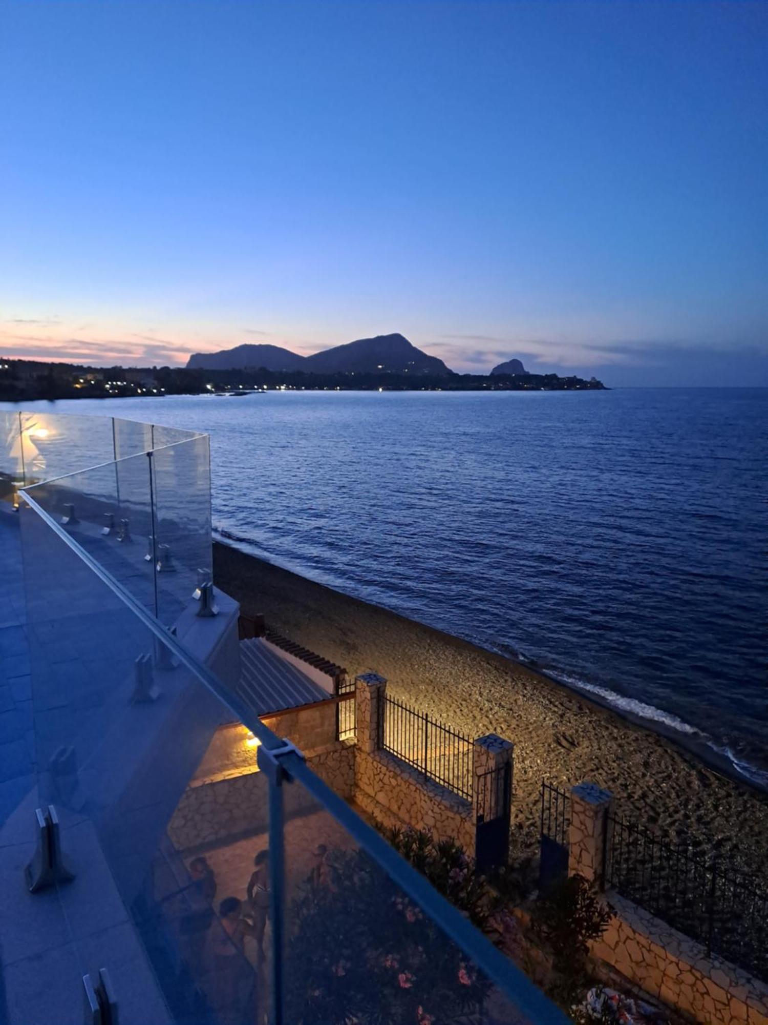 קסטלדאצ'ה Blue Life, Sea-Luxury Rooms On The Beach Between Palermo And Cefalu' מראה חיצוני תמונה